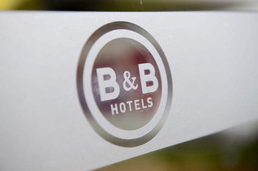 B&B Hotel Hyeres Exterior photo